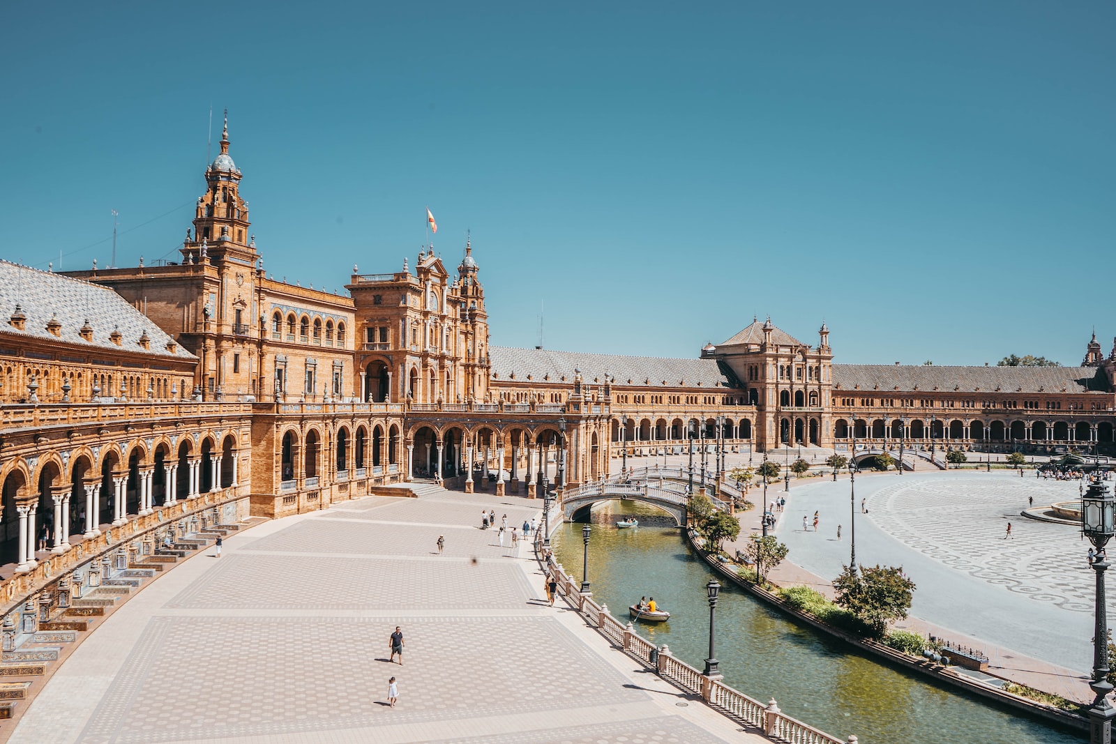 ¿Cuales son las funciones principales de un abogado laboral en Sevilla?